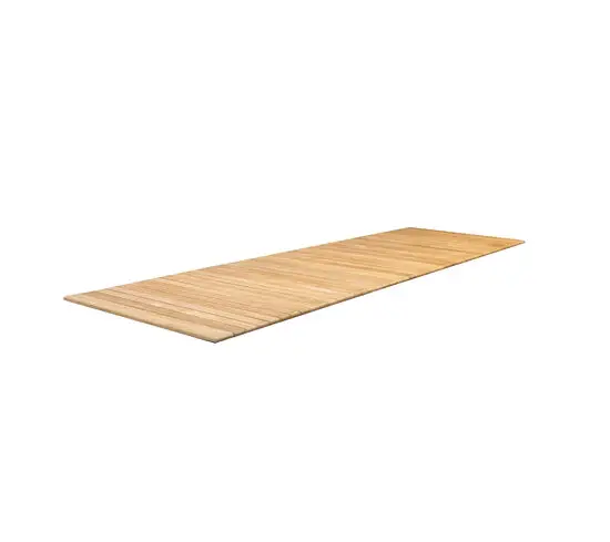 Rektangulær bordplade i teak med lameldesign og synligt kornmønster, bestående af flere segmenter.