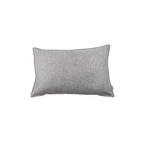 Rektangulær pude 40x60 cm i lys grå med tekstureret stof og lille sidetag.