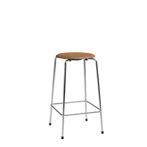 Fritz Hansen - Barstol - High Dot™ Counter stool 4-legs - Wild leather Walnut/Chromed steel base