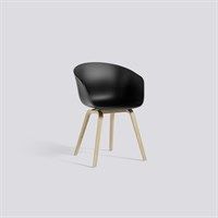 HAY stol - AAC22 - Ben i sæbebehandlet eg/skal i soft black