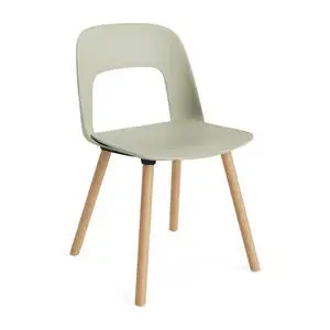 Hay - Layout Chair 121 Lakeret massiv eg 4-benet fod Standard glider - Pastelgrøn