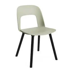 Hay - Layout Chair 121 Sortlakeret massiv eg 4-benet fod Standard glider - Pastelgrøn