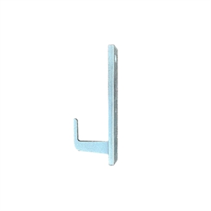 Enkel, metal vægkrog fra SQUARELY COPENHAGEN med minimalistisk design og lys finish.
