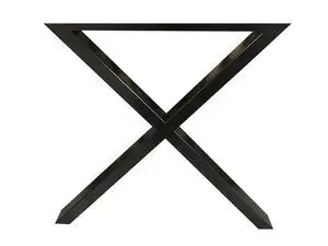 Sort, X-formet base i pulverlakeret finish til udendørs brug, med minimalistisk, kantet design.