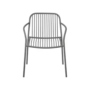 Moderne armstol i Granite Grey med åben trådstruktur og buede armlæn. Minimalistisk design.