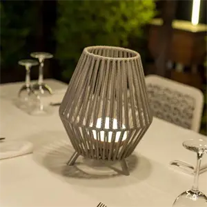 New Garden - Conta 30 trådløs dekorativ lanterne/bordlampe
