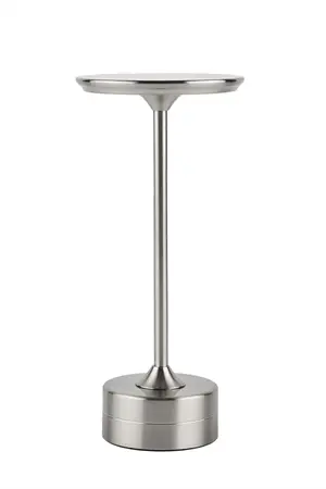 Moderne LED-bordlampe i sort med rund fod og slank stander, egnet til caféindretning.