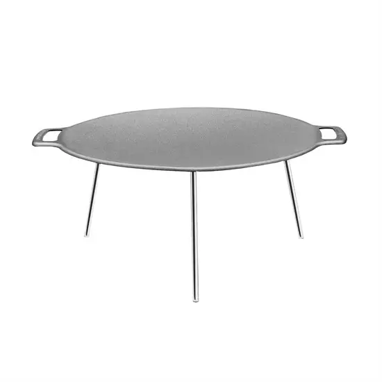 Rund stegeplade med to håndtag og tre aftagelige ben, diameter 58 cm, til hævet madlavning.