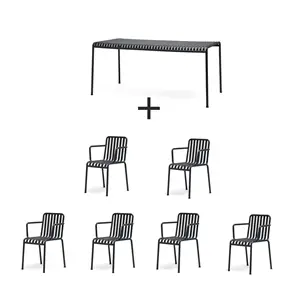 Mørkt udendørs sæt med et stort bord og seks armstole, alle med slattedesign, fra Palissade-kollektionen.