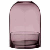 Domeformet lanterne i rosa glas med cylinderformet base, moderne og stilfuldt design.