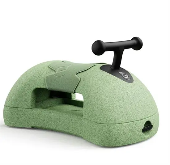 Grøn 3-i-1 scooter med sort styr, ergonomisk design, konvertibel til flere anvendelser.