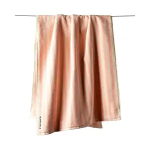 Bongusta - Naram - Badehåndklæde - Tropical og creme - 70x140 cm
