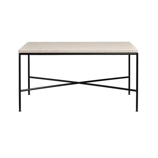 Rektangulært sofabord med lys marmoroverflade og sort metalstel med krydsstruktur for stabilitet.