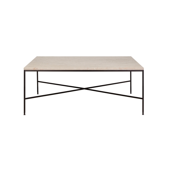 Kvadratisk sofabord med cremefarvet top, sort metalramme og X-formet støtte. Glat overflade.