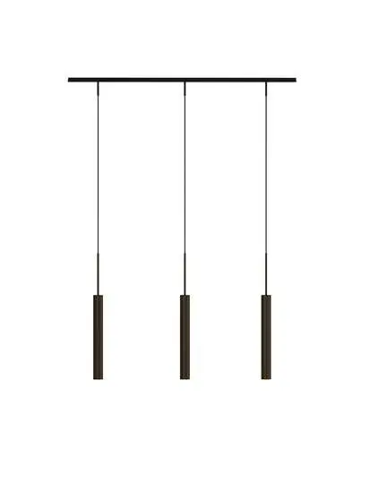 Tre slanke, bronzefarvede rør hænger lodret fra en sort, horisontal skinne. Minimalistisk design.