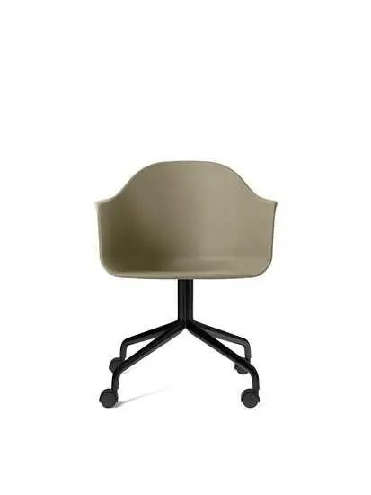 Elegant stol med olivenfarvet sæde, sort aluminiumsbase og hjul for nem bevægelse.