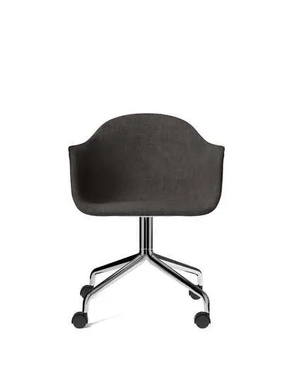Stol med gråt stofbetræk, moderne design og hjul for nem bevægelse.