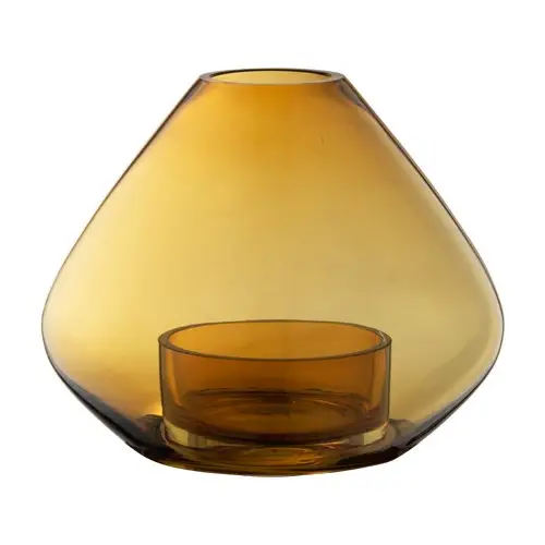 Stor, ravfarvet lanterne/vase med buet krop, smal åbning og synlig indre cylinder.
