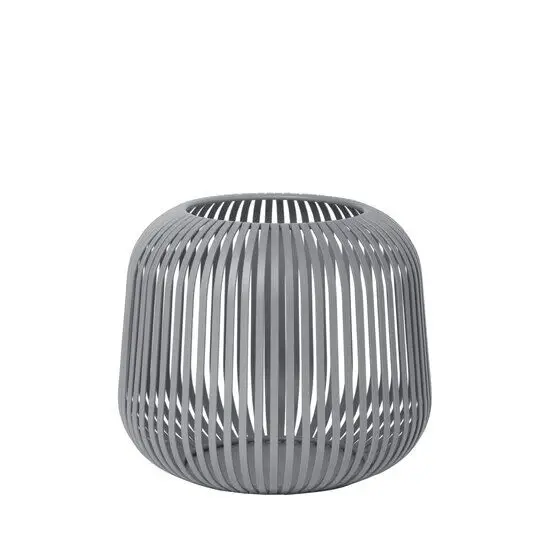 Rundt gitterlanterne i stålgrå med cylinderform og åbent design.
