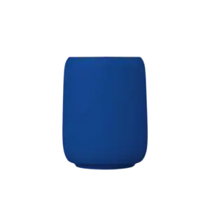 Glat, rund tumbler i dyb "Mazarine Blue" med mat finish uden synlige refleksioner.