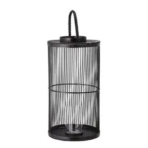 Sort lanterne med lodrette lameller, håndtag og glasbeholder indeni.