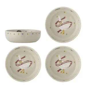 Rund skål med gås og "Merry Christmas" indeni, dekoreret med hjerter og stjerner udenpå.