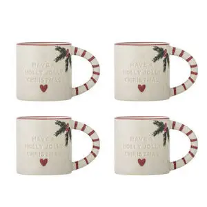 Fire krus med "Have a Holly Jolly Christmas", røde hjerter, stribede håndtag og rød kant.