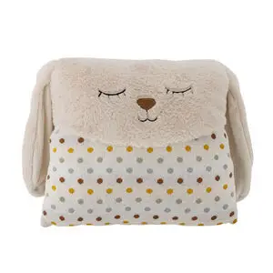 Bamse med kaninlignende design, lange ører, lukkede øjne og prikket stof i flere farver.