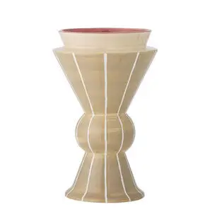Vase med bred top og bund, smal midte, beige ydre med hvide linjer og pink indre.
