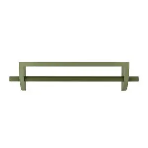 Grøn rektangulær hylde med tværgående stang og monteringsbeslag til vægmontering.