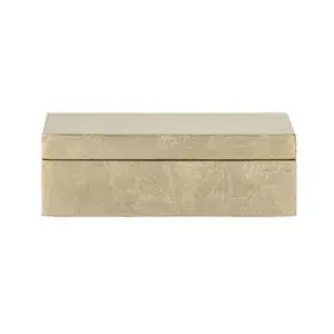 Rektangulær guldæske med låg, lukket. Elegant og enkel design.