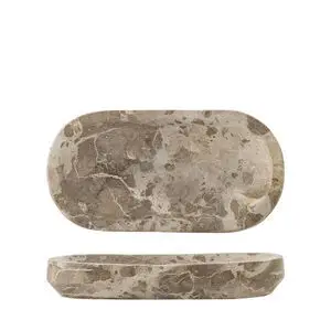 Oval marmor fad med naturligt mønster og farver. Set fra to vinkler, viser tekstur og form.