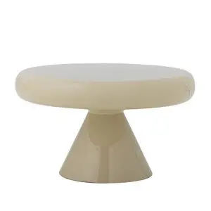 Rundt sofabord med blank overflade og konisk base i naturfarvet metal.