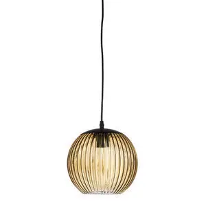 Brun kugleformet lampe med rillet glas, hængende fra sort ledning.