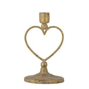 Guld lysestage med hjerteformet design og struktureret overflade. Cirkulær base.