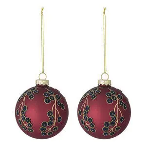 To røde kugleornamenter med guldgrene, blå bær, guldfarvet hætte og ophængssnor.