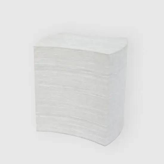 Lys grå, bølgeformet blok med marmoreffekt, designet til børns lege- eller aktivitetsopsætning.