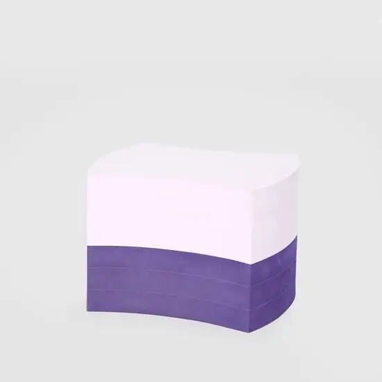 Tofarvet blok i lys og mørk lilla med buet form.