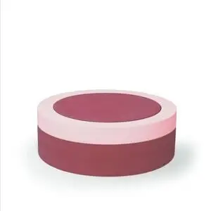 Rund, lyserød tube med lysere pink bånd, bruges til børns leg eller motorisk udvikling.