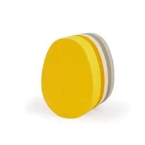 Æggeformet objekt i gule og grå nuancer, med en rund profil og flerfarvet lagdeling.