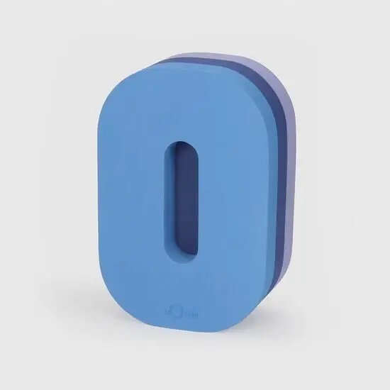 Tumleprodukt formet som "O" i to blå nuancer med udskæring i midten.