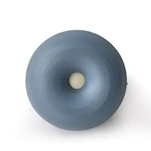 Rundt, blågråt Bobles Donut M Ocean med koncentriske cirkler og lysere centrum.