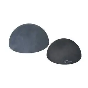 To grå halvkugler med glat overflade. Den ene har "bObles" logoet synligt.