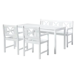 Hvidt havesæt med rektangulært bord, bænk og to stole. Dekorative rygdesigns i ensartet finish.
