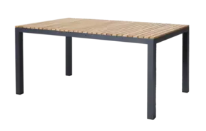 Rektangulært bord med lyse teaktrælister og mørke, firkantede ben i moderne design.