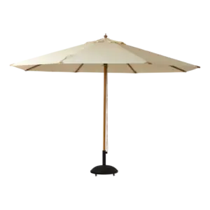 Stor rund parasol med off-white dug, central stang og ribber. Designet til robust udendørs brug.