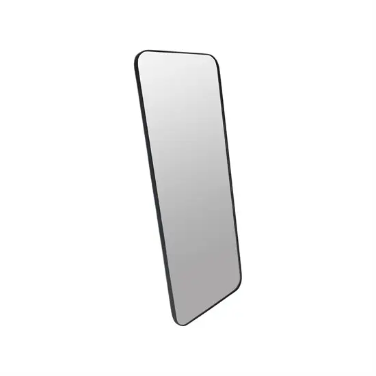 Rektangulært vægspejl med afrundede hjørner og sort metalramme. Slankt og minimalistisk design.