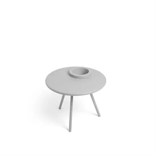 Lysgråt sidebord med rund bordplade og forhøjet cirkulært afsnit, understøttet af tre slanke ben.
