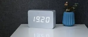 Gingko - Brick Click Clock Aluminium / White LED