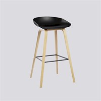 HAY - AAS 32 barstol - sort sæde med matlakeret ben - fodriste sort (Høj model)